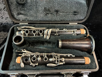 Photo Selmer USA Signet 100 Student Wood Clarinet, Serial #252647 – Ready To Play!